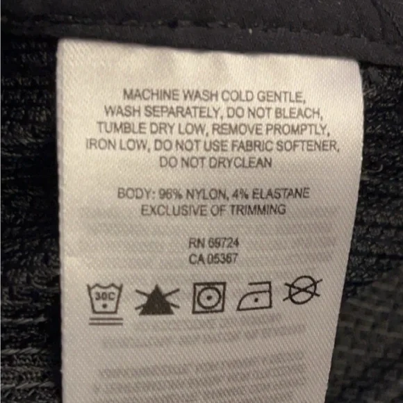 Women's Columbia Omni-Shield Hiking Shorts - Picture 7 of 7